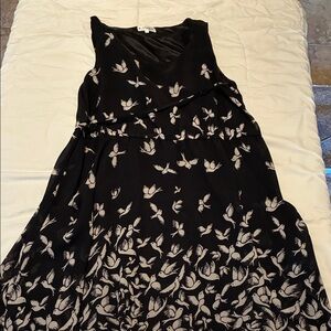 Elegant Black and Cream Bird Print Maxi Dress